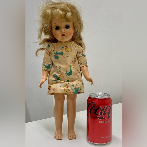 Early 1950s Antique Jointed Little Girl Walker Doll - Picture 13 of 14